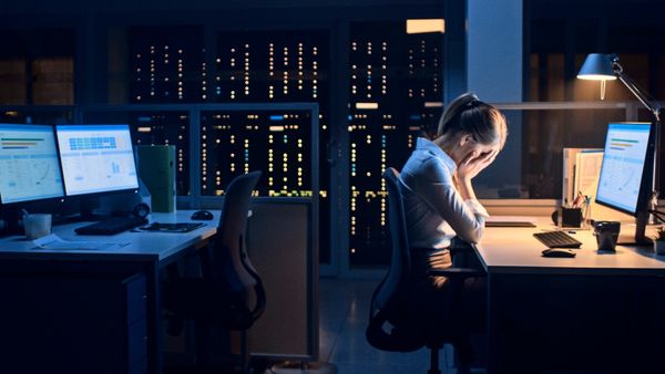 Investmentbankerin-wollte-neun-Stunden-schlafen-und-wurde-gek-ndigt