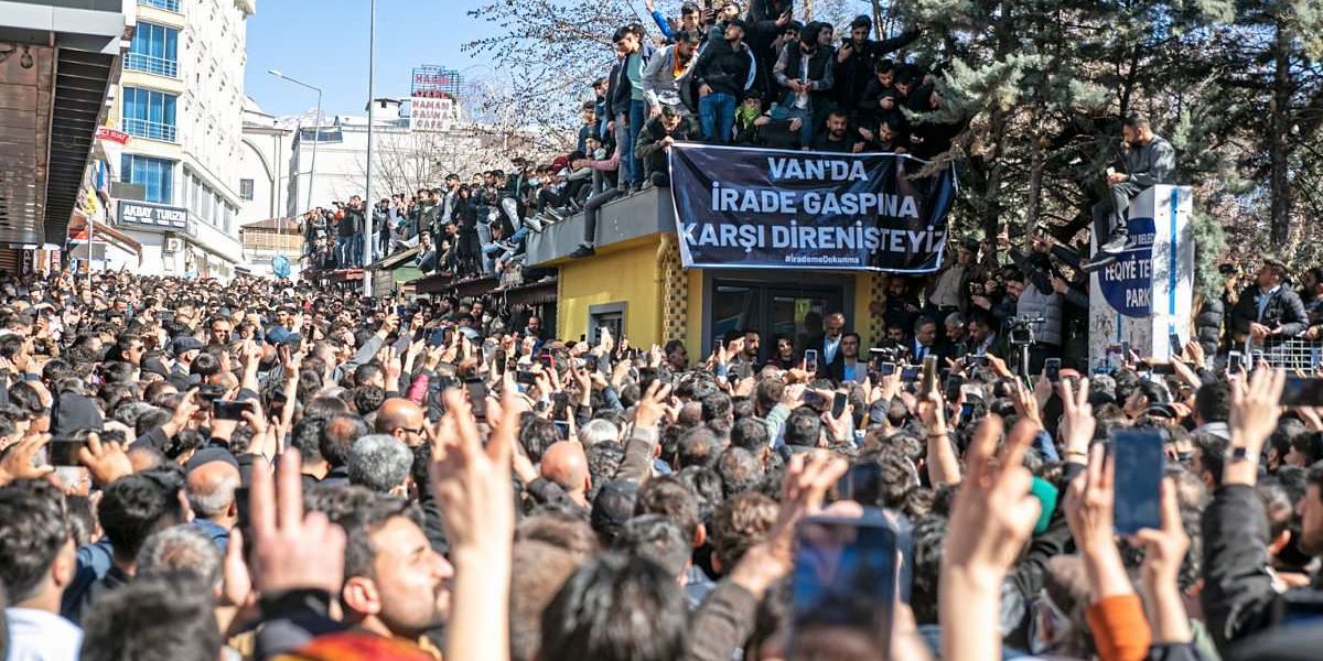 After protests in Turkey, pro-Kurdish politician becomes mayor of Türkiye