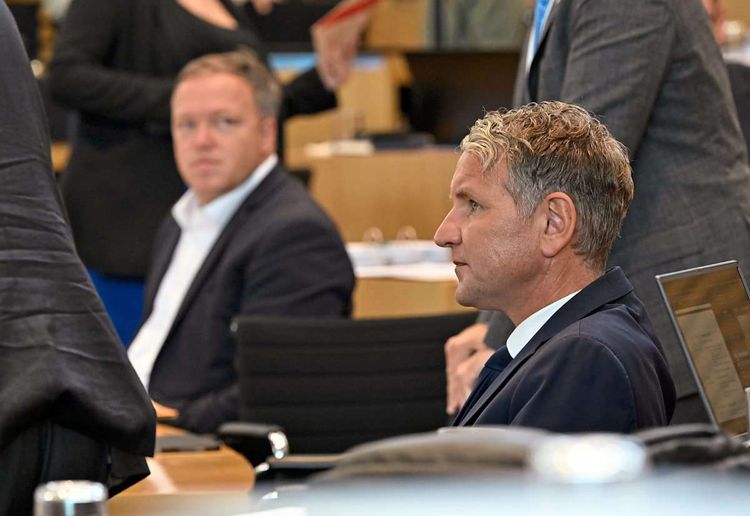 Thüringens CDU-Chef Mario Voigt (hinten) und AfD-Landeschef Björn Höcke.