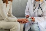 Gängige Sprach-KI trifft bessere medizinische Entscheidungen als Ärzte