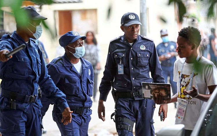 Polizeikräfte in Angola