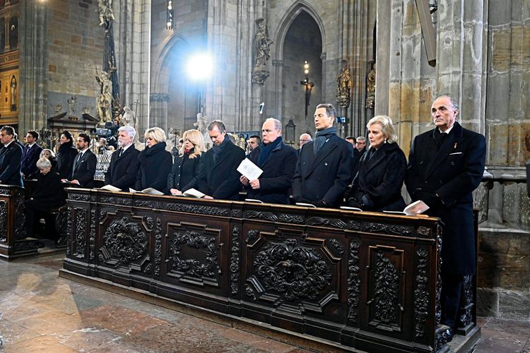 Petr Pavel, Eva Pavlova, Zuzana Caputova, Henri von Luxemburg, Albert von Monaco, Alois von und zu Liechtenstein beim Begräbnis von Karl Schwarzenberg.