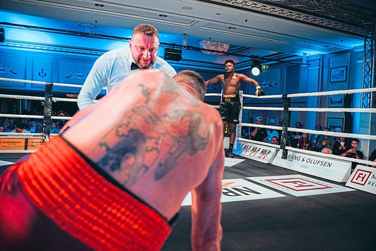 EIne Szene aus dem Boxring.