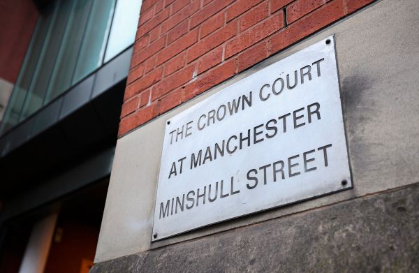 Lange-Haftstrafen-f-r-Grooming-Gang-Vergewaltiger-in-England