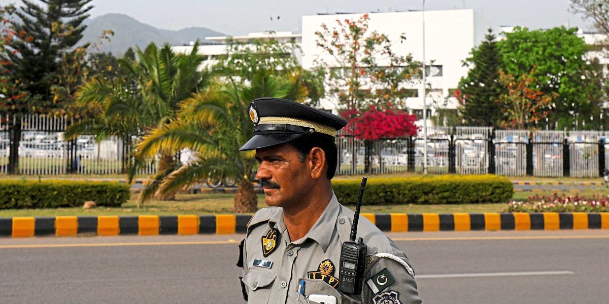 Mindestens 52 Tote bei Anschlag auf Moschee in Pakistan
