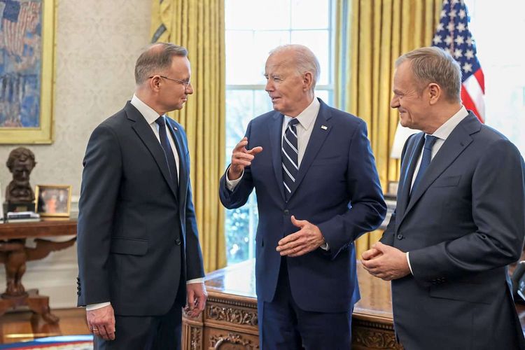 Polens Staatspräsident Andrzej Duda, sein US-Amtskollege Joe Biden und der polnische Premierminister Donald Tusk (v.l.n.r.).