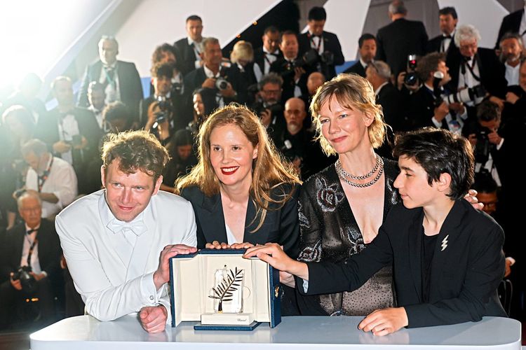 Antoine Reinartz, Justine Triet, Sandra Hüller und der großartige Kinderdarsteller Milo Machado Graner haben sich die Goldene Palme mehr als verdient.