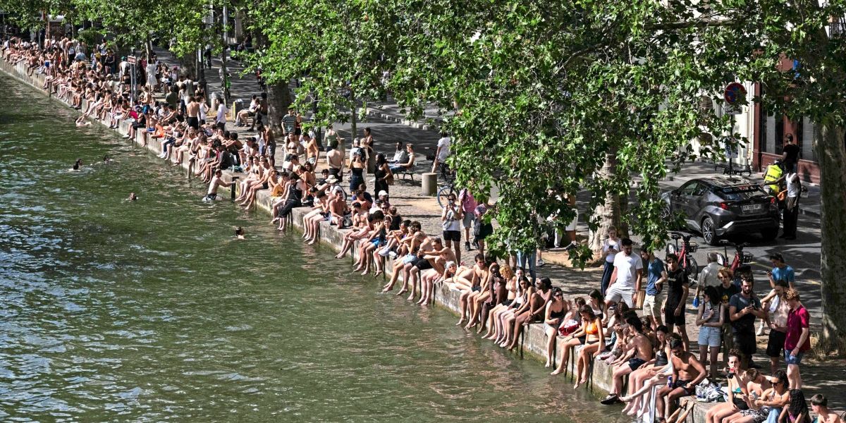 France imposes an alcohol ban - | not just because of the heat wave
