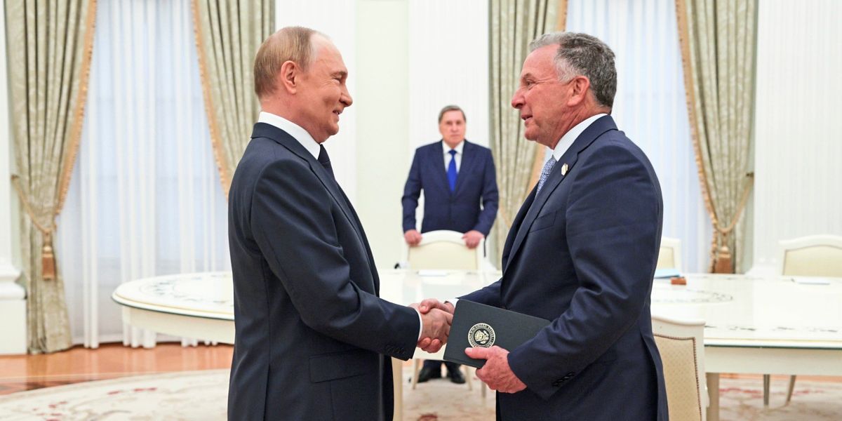 Putin Meets Witkoff Amid Trump's Ukraine Ultimatum - News Directory 3