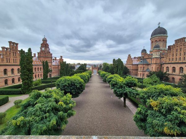 Wo-die-Hoffnung-residiert-150-Jahre-Universit-t-Czernowitz