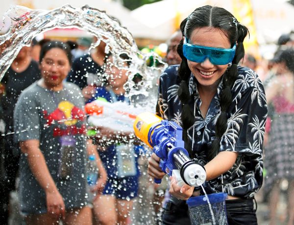 Touristenzahlen-rund-um-das-Wasserfest-in-Thailand-eingebrochen