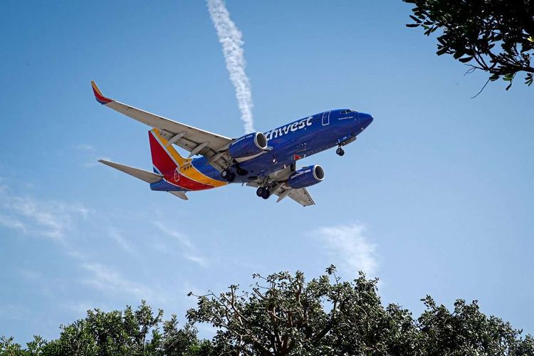 Eine Boeing 737 der Southwest Airlines im Anflug auf Los Angeles