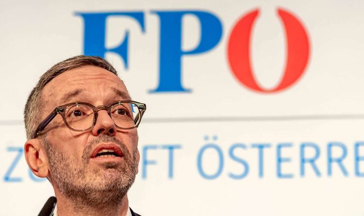 FPÖ-Bundesparteiobmann Herbert Kickl während der Pressekonferenz -Impfzwang - Österreich wehrt sich- im FPÖ Medienzentrum am 26. Jänner 2022 in Wien.