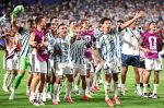 Wieder VAR-Beistand, wieder mit blauem Auge davongekommen: Argentinien hüpft und hüpft