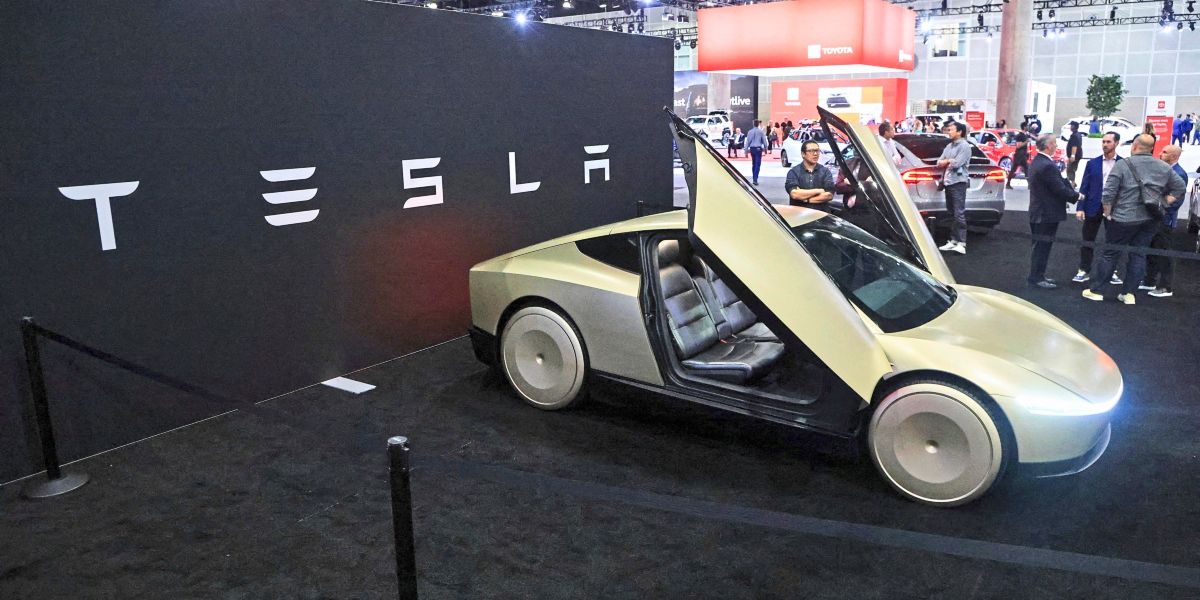 Selbstfahrende Autos: Tesla gesteht Rückstand auf Waymo ein