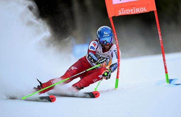 Marco-Schwarz-f-hrt-beim-Riesenslalom-in-Alta-Badia