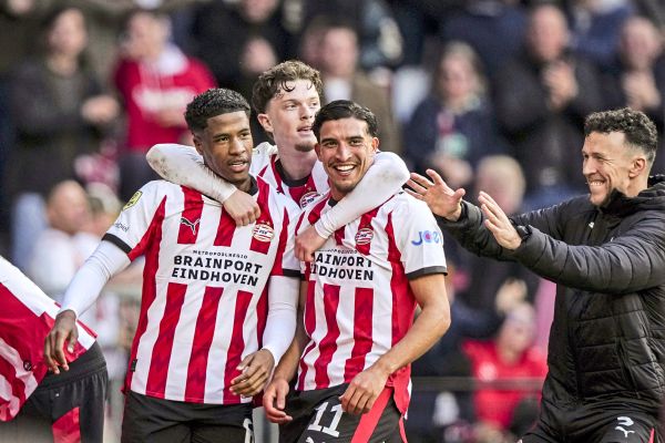 Paul-Wanner-feiert-mit-PSV-Eindhoven-den-fr-hesten-Meistertitel-der-Eredivisie-Geschichte
