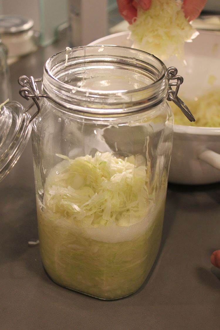 Weihnachtsmenü, Teil 1: Selbstgemachtes Sauerkraut - Weihnachten ...