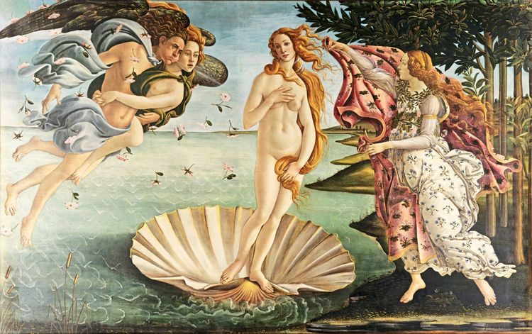 Die „Geburt der Venus“ von Sandro Botticelli zeigt Venus, die nackt auf einer Muschel steht. Links wehen zwei Figuren mit Umhängen Wind und Rosenblätter herbei. Rechts wartet eine Frau mit einem bestickten Gewand, um Venus zu bedecken. Im Hintergrund sind das Meer, Wellen und eine bewaldete Landschaft zu sehen.