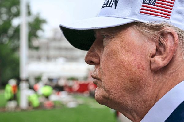 Der-Iran-Krieg-zerrei-t-die-MAGA-Bewegung-Trump-dr-ckt-die-Pausetaste