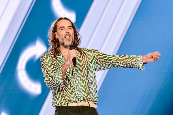 Neue-Vorw-rfe-der-sexuellen-Gewalt-gegen-Russell-Brand