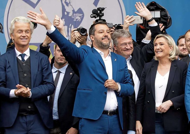 Matteo Salvini (im Bild mit dem Niederländer Geert Wilders und der Französin Marine Le Pen) hat seine besten Zeiten, als er von Sieg zu Sieg eilte, wohl hinter sich.