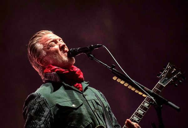 Queens-of-the-Stone-Age-live-in-Wien-Gib-mir-Beton-