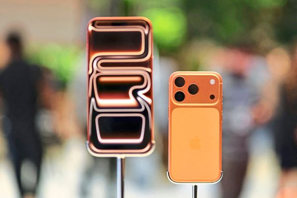 Inklusive-Falthandy-Gro-er-Apple-Leak-zeigt-die-n-chsten-acht-iPhones