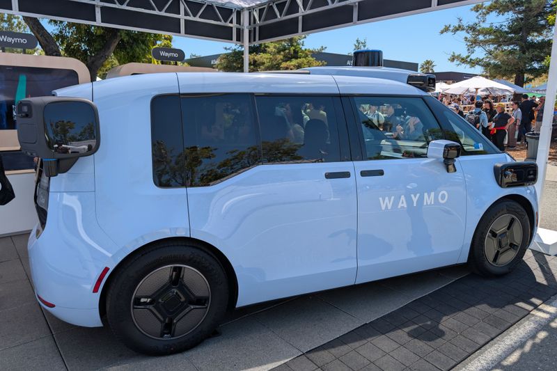 Ojaj: Die neuen Waymo-Robotaxis sind da und sie sollen besser und billiger sein