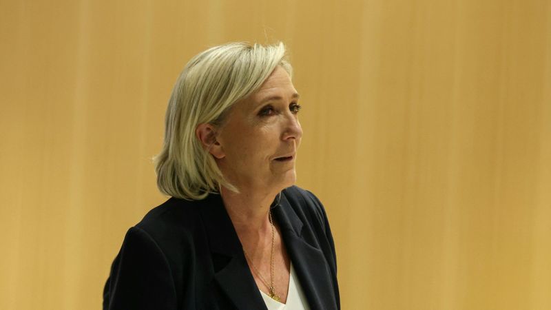 Prozess wegen Veruntreuung: Rechtspopulistin Le Pen drohen bis zu zehn Jahre Haft