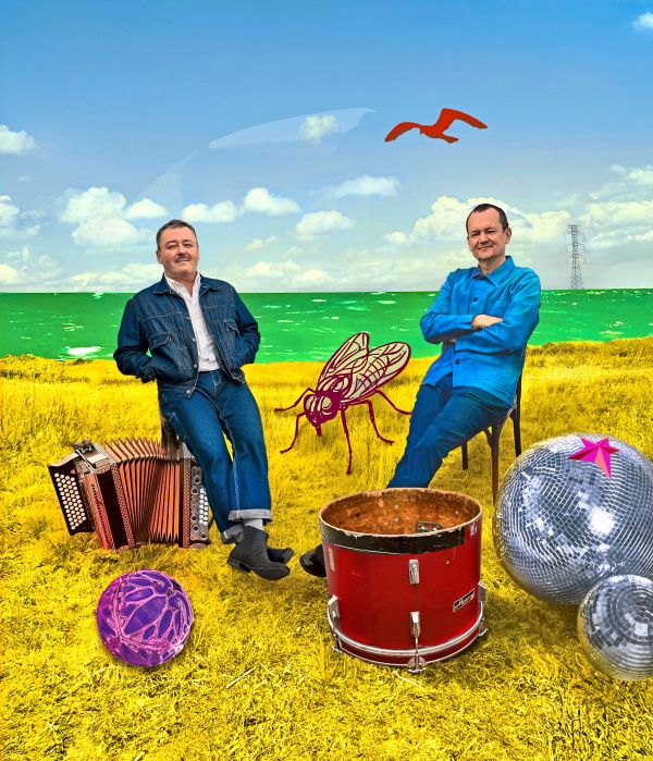 Attwenger-und-ihr-Album-Wos-Ned-imma-nua-am-Hendi-henga-