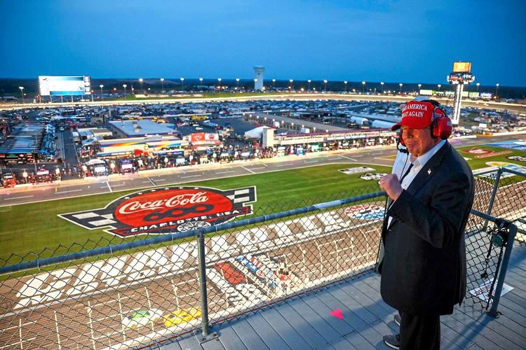 Donald Trump beim Coca-Cola-Autorennen in Charlotte.