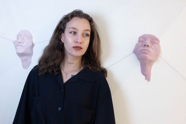 K-nstlerin-Kata-Oelschl-gel-schw-rmt-vom-Shepherd-s-Pie-ihres-Mannes