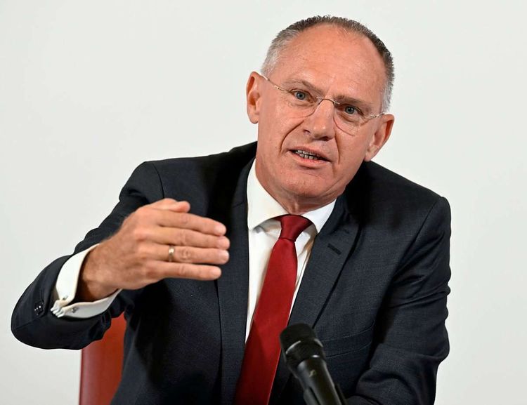 Das Innenministerium unter Gerhard Karner (ÖVP) entzog beiden TASS-Mitarbeitern in Wien die Akkreditierung.