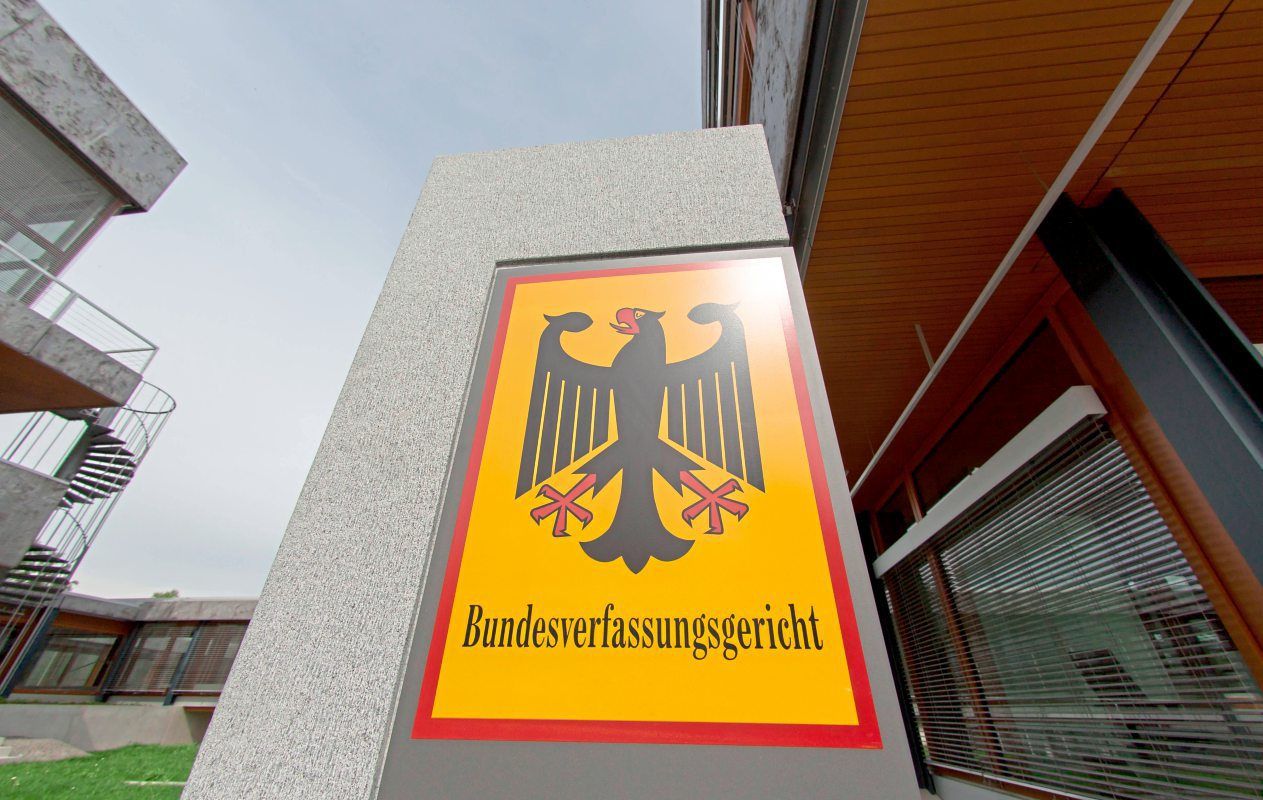 Deutsches Verfassungsgericht kippt Berliner Mietendeckel - Politik ...