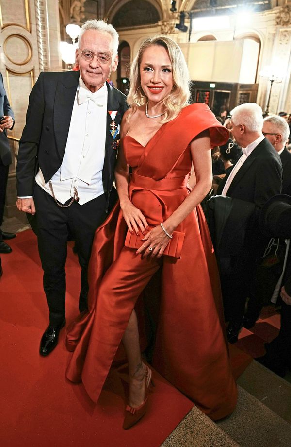 -Von-Yacht-Royce-Villa-in-St-Tropez-getrennt-Mucha-r-umt-den-Laden-auf