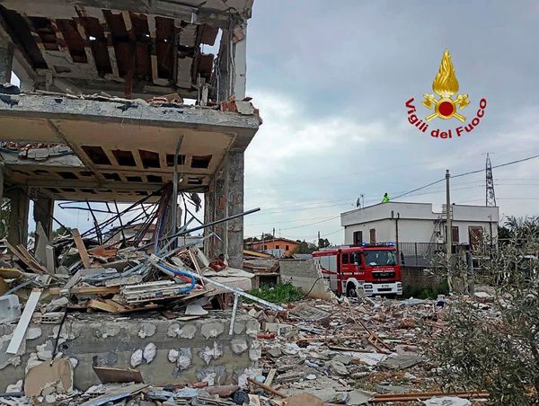 Mehrere-Verletzte-nach-Explosion-zweier-Wohnh-user-in-Rom