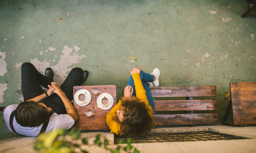 Gute und richtig schlechte Fragen beim ersten Date: Ihre Geschichten