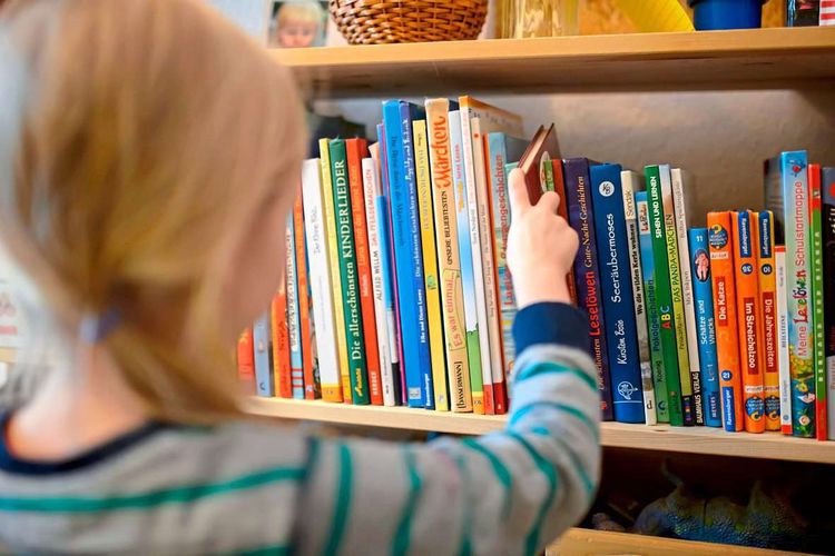 Für Eltern, Pädagogen und Verlage soll die KI künftig eine Orientierungshilfe bieten.