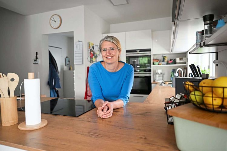 Ruth Pöltl in ihrer Küche