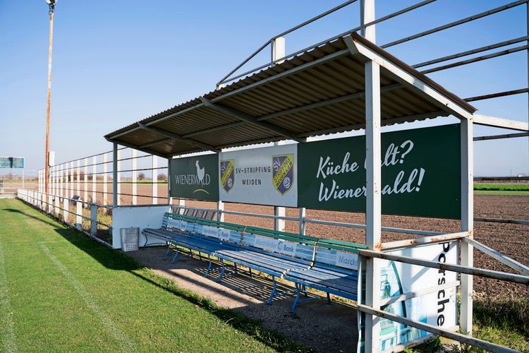 Vom Aufstieg und Untergang des SV Stripfing: Das bittere Ende einer  Entfremdung - Fußball - derStandard.at › Sport