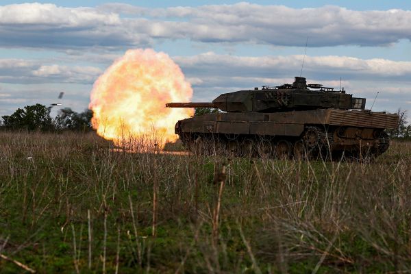 Leopard-2A6-gelingt-angeblich-der-l-ngste-Panzertreffer-in-der-Geschichte