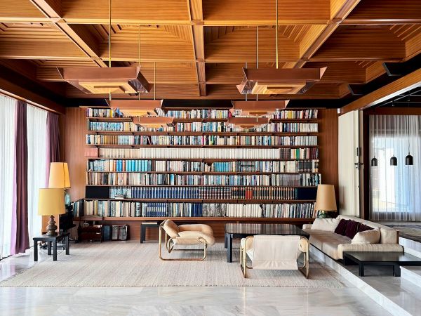 Wie-bei-James-Bond-Mid-Century-Villa-im-Burgenland-f-r-2-1-Millionen-zu-haben