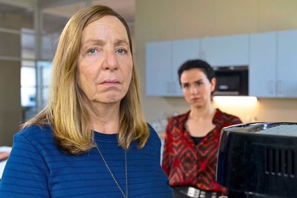 Susi-Stach-Publikum-freut-sich-ein-grantiges-Gesicht-zu-sehen-