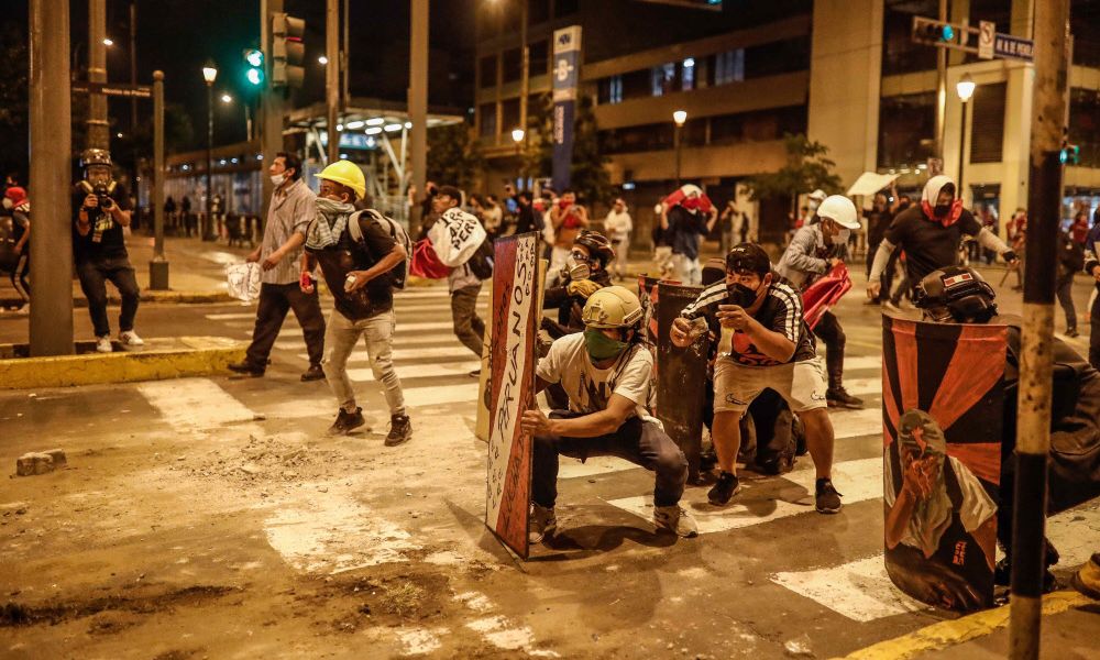 Mehrere Tote Bei Protesten Gegen Amtsenthebung Castillos In Peru - Peru ...