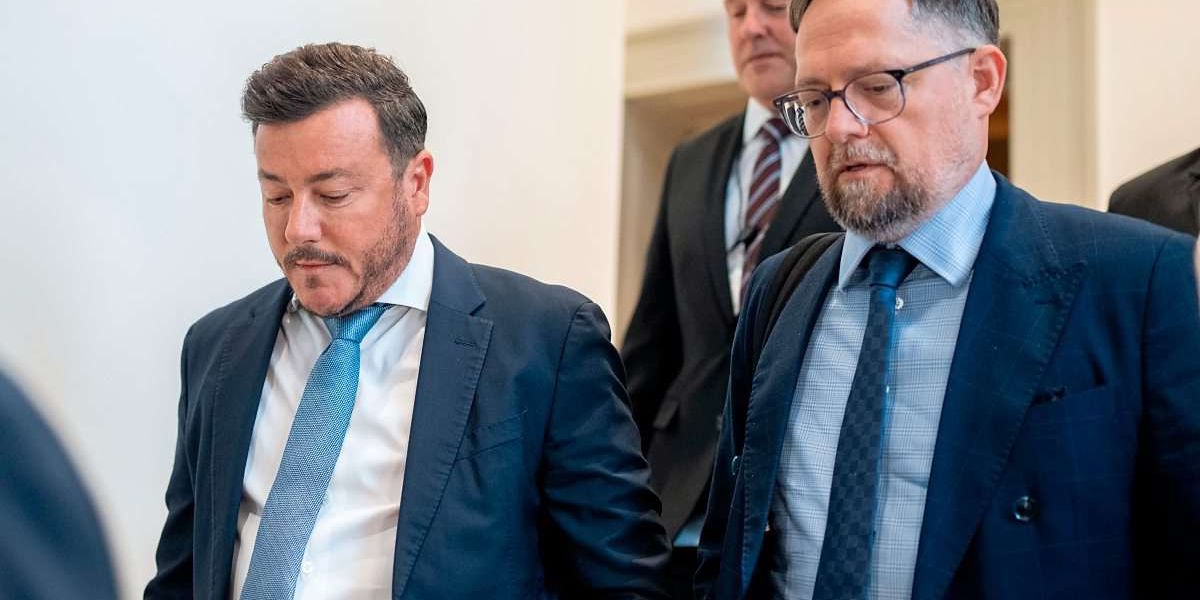 Benkos Anwalt Norbert Wess steht gerne im Scheinwerferlicht