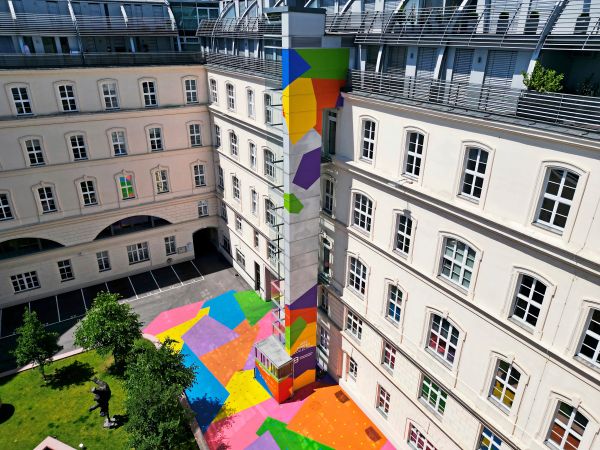Boden-bemalen-gegen-die-Hitze-Hanuschhof-macht-s-vor