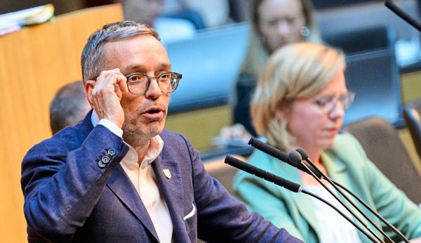 70-Jahre-FP-40-Jahre-Gr-ne-Warum-die-beiden-Parteien-verst-rkt-gemeinsame-Sache-machen