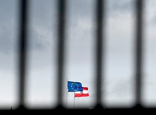 Die-Weltgeschichte-klopft-an