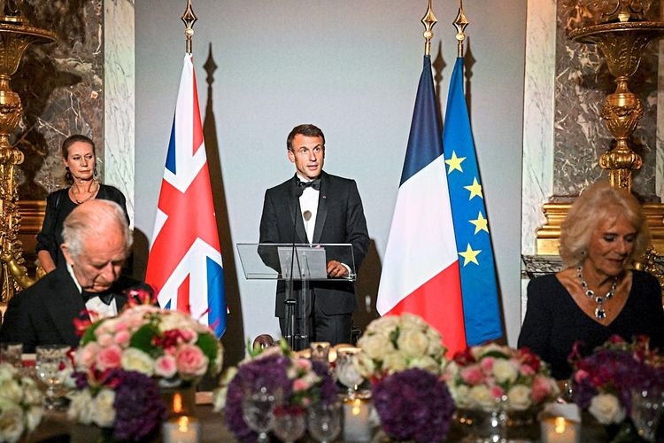 Frankreichs Präsident Emmanuel Macron redet.